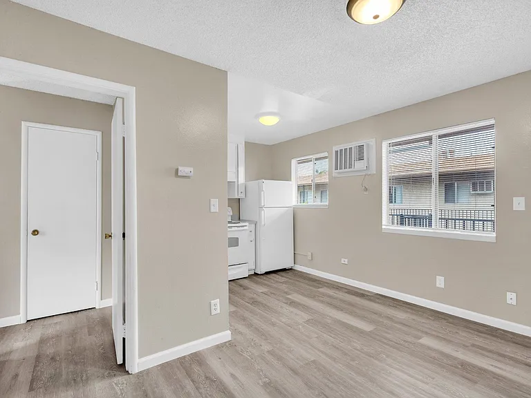 Ethan Apartments — Photo 16