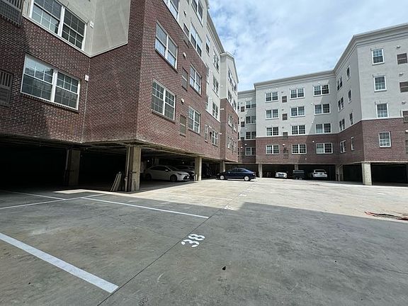 2nd image of 1269 Main St #8bcd5d1bf