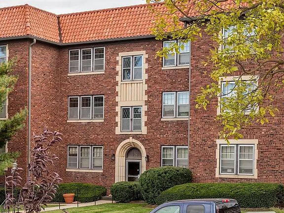 2nd image of 211 S 37th St APT 102