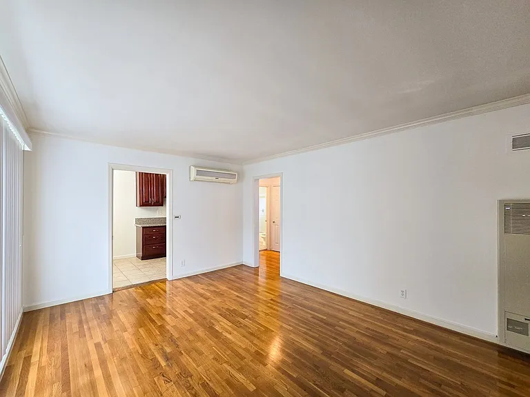 1809 Oakwood Ave — Photo 3