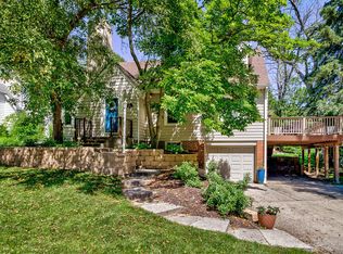 2017 Country Club Blvd, Ames, IA 50014