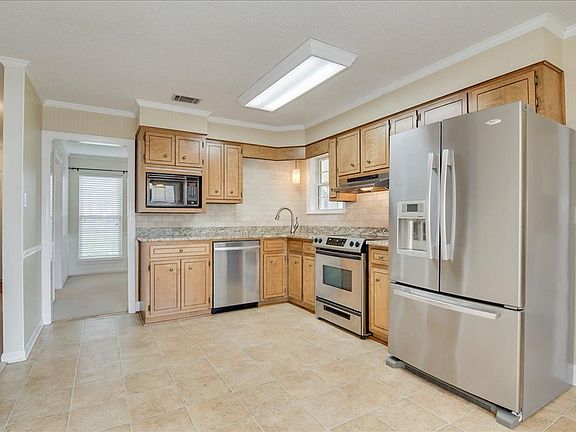 5th image of 151 Moss Creek Dr