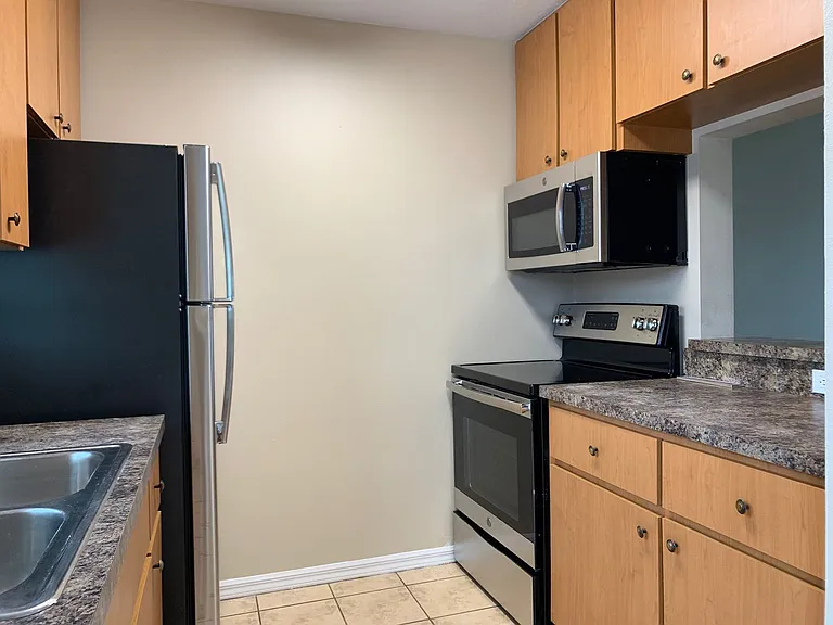 Rainbow Lake Apartments — Photo 14