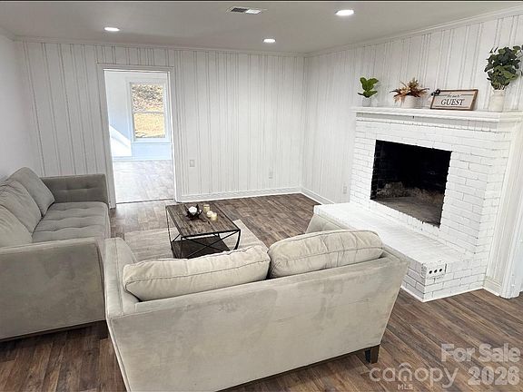 3rd image of 123 Riverside Dr