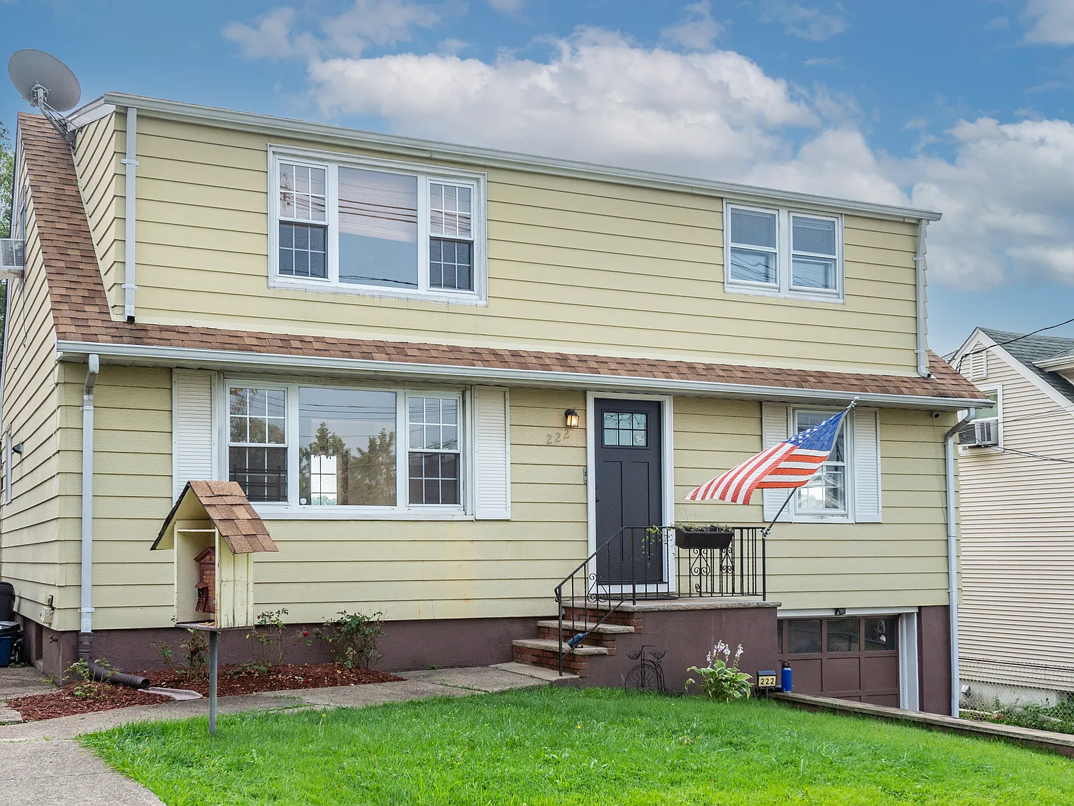 222 Union Ave — Photo 2
