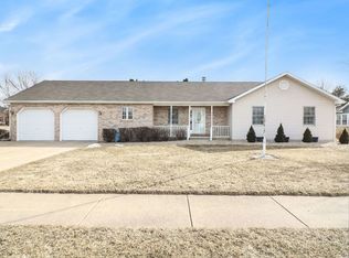 1400 Ronie Dr, Sandwich, IL 60548