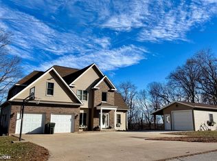 3327 Middle Rd, Keokuk, IA 52632