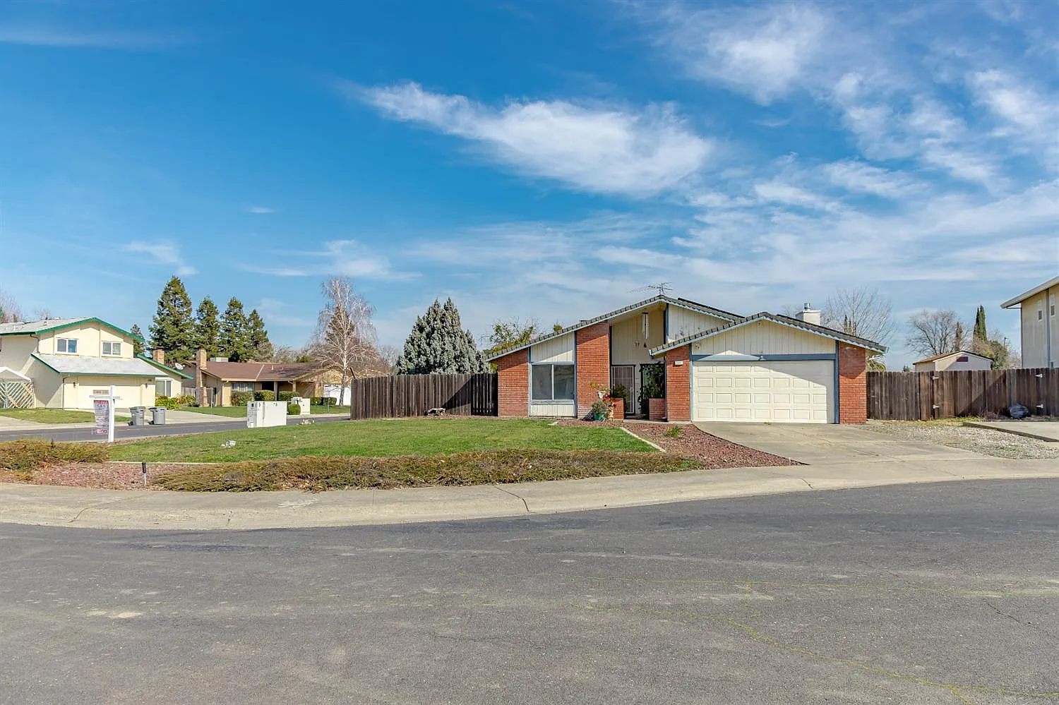2801 Summerfield Ct photo 1