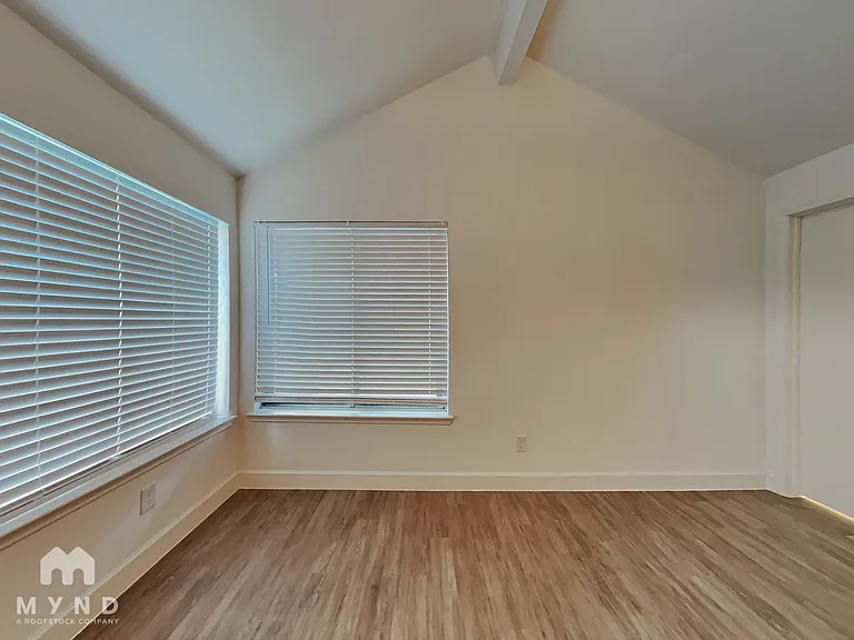 11418 Chariot Dr — Photo 9