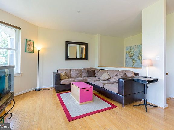 5th image of 301 S Reynolds St APT 204