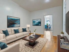 112 Calyer St, Brooklyn, NY