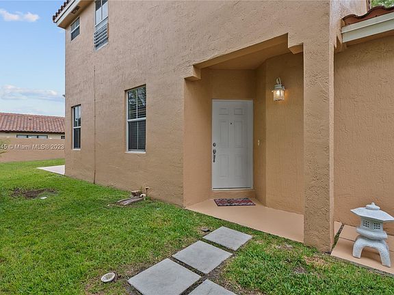 4th image of 18497 NW 22nd St