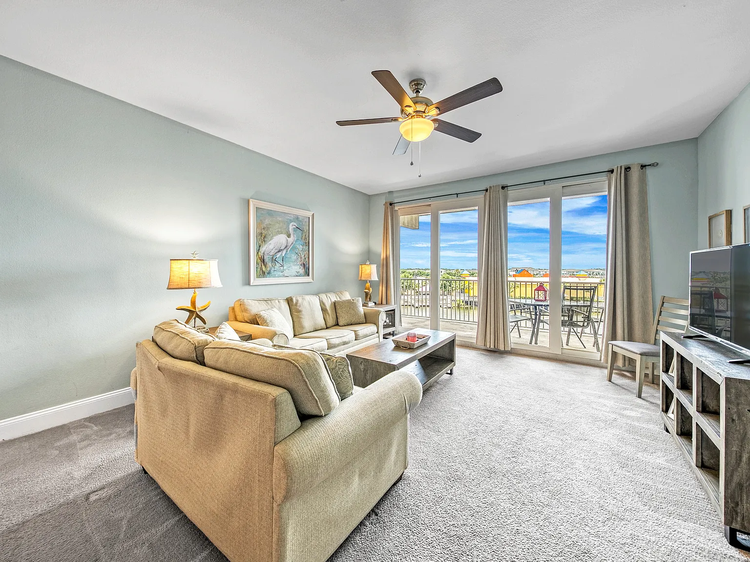 2 bed, 1250 sqft, $2,350 — Photo 2