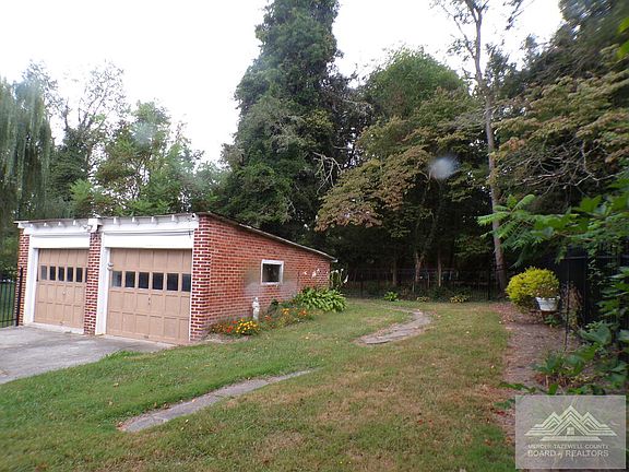 3rd image of 106 Circle Dr