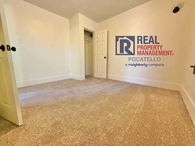 631 N Johnson Ave — Photo 10