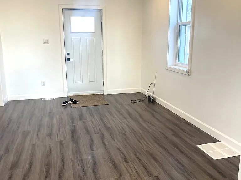 400 Water St — Photo 4
