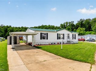 325 Britton Dr, Geneva, OH 44041