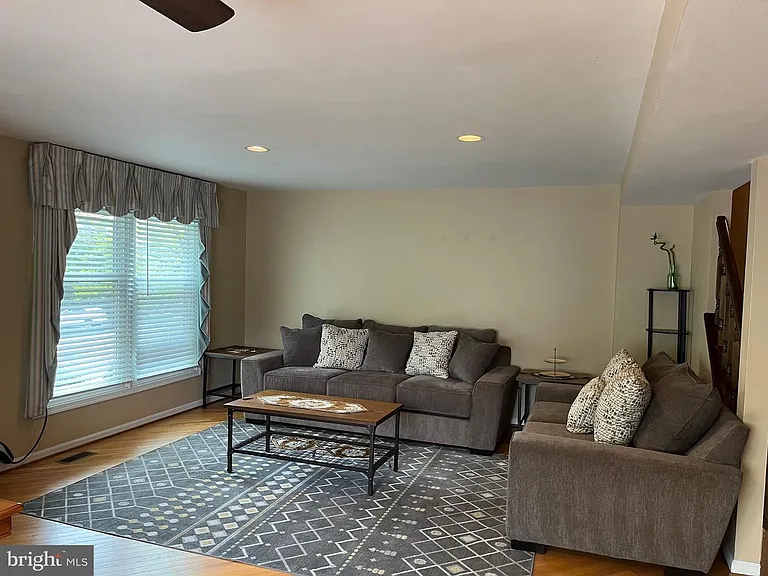 93 Beacon Sq #93 — Photo 3