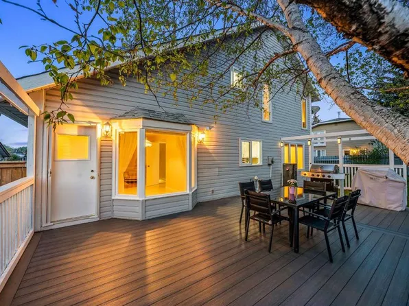 39 Woodmont Way E, Calgary, AB T2W 4L7