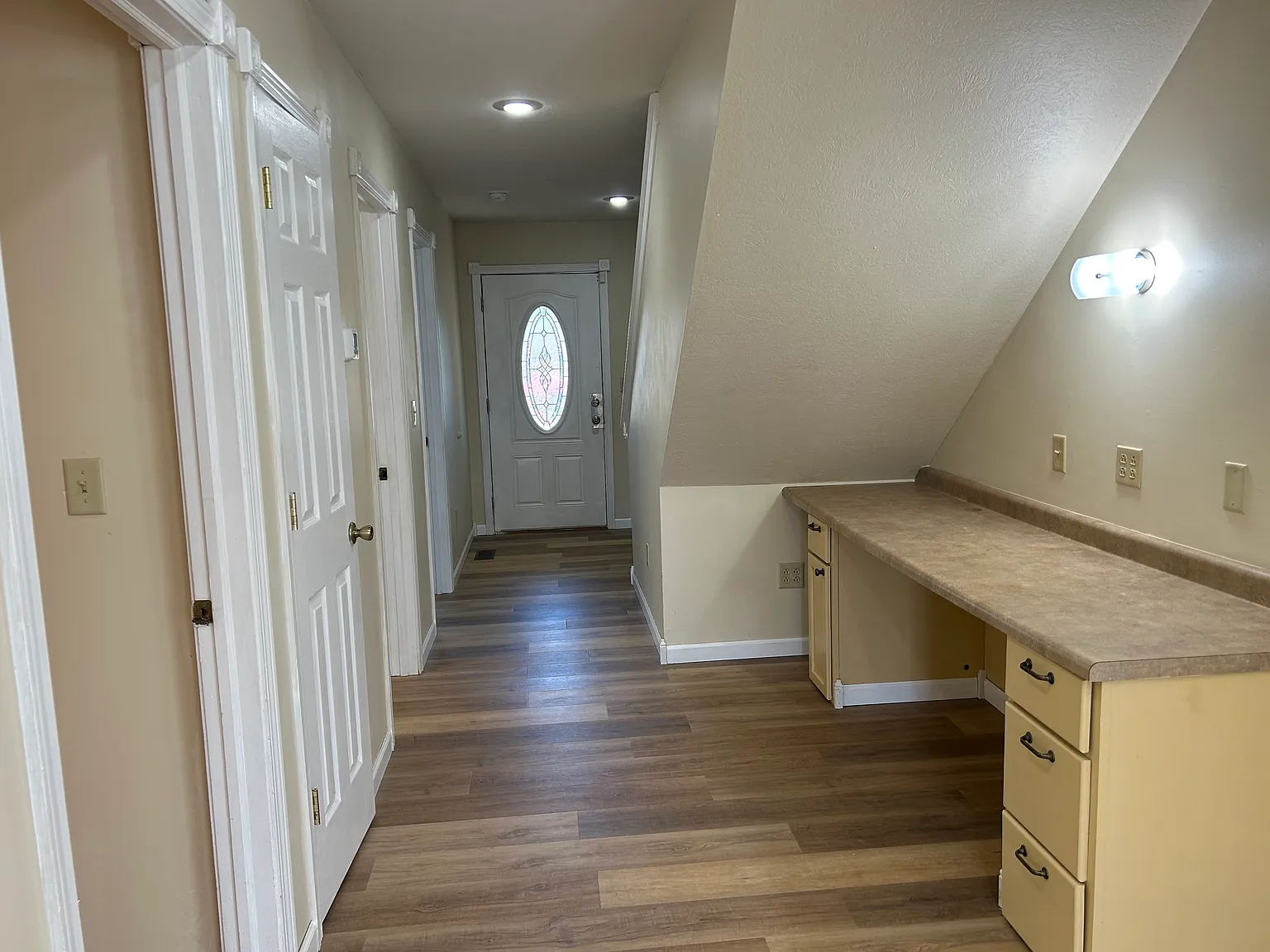 3 bed, 1800 sqft, $1,700 — Photo 2