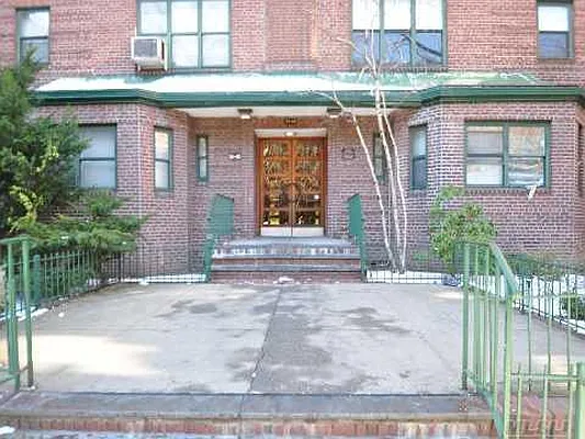 Sold by Akam Sales and Brokerage | media 7