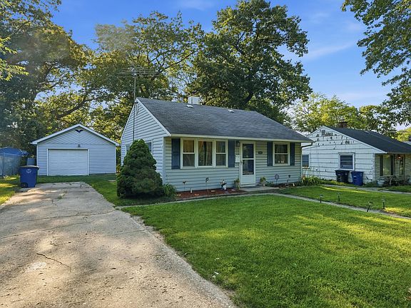 2nd image of 2262 Vanderburg St