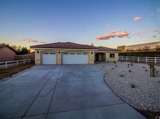 19150 Bay Meadows Dr, Apple Valley, CA 92308
