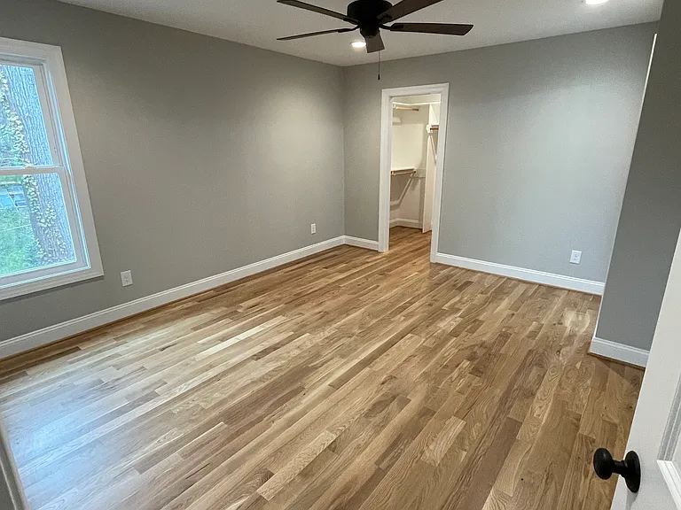 1315 Clarendon St #B — Photo 8
