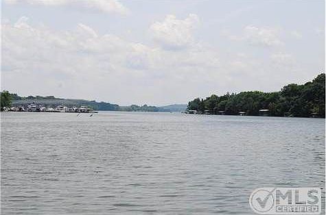 3rd image of 651 Bay Point Dr