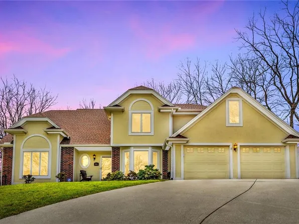 9805 NW 73rd Ter, Weatherby Lake, MO 64152