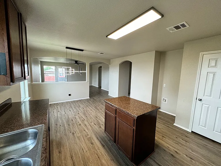 204 Pine Arbol — Photo 6