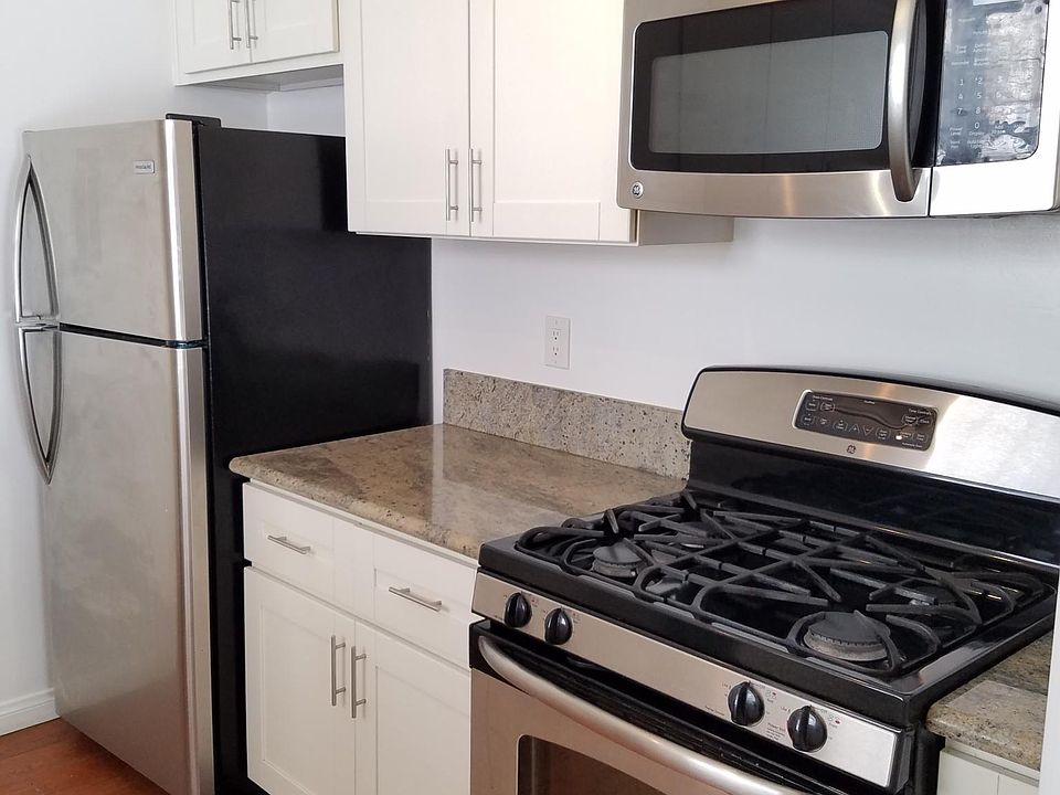 1st image of 7220 Fountain Ave