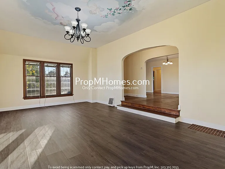 19825 SE Stark St — Photo 5