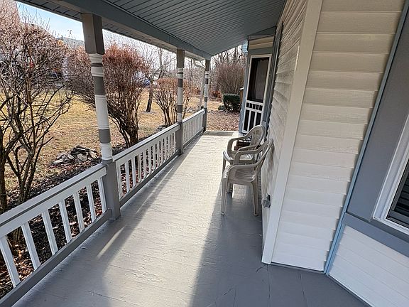 Side wrap around porch