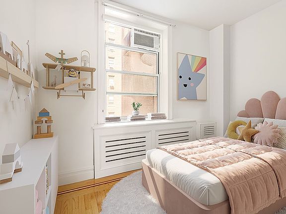 5th image of 305 W 72nd St APT 10A