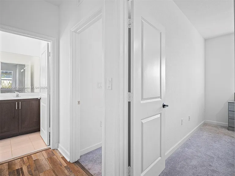 1411 SE 26th Rd — Photo 40