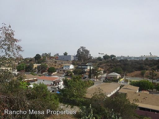 1st image of 4960 Lantana Dr APT 9
