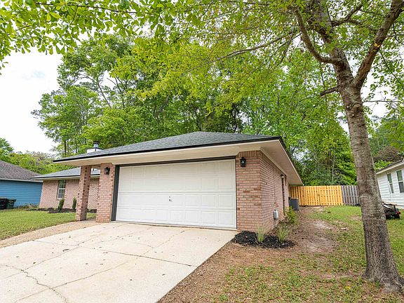 3rd image of 714 Riggins Rd