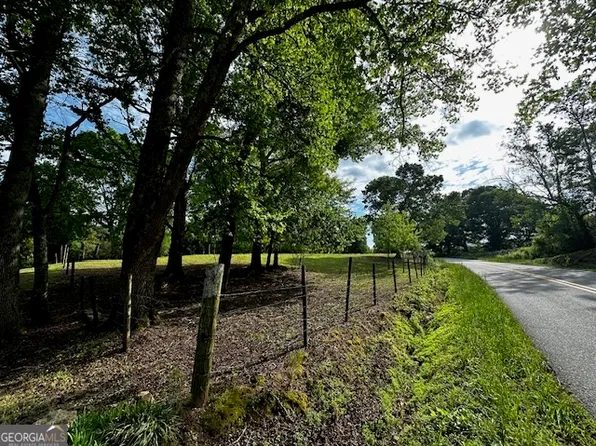 5514 Green Cir, Clermont, GA 30527