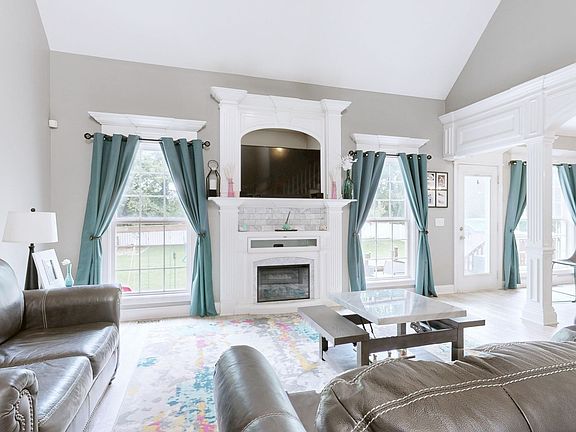2nd image of 7132 Cloverdale Way