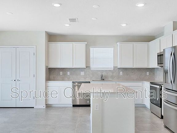3rd image of 7708 Syracuse Dr