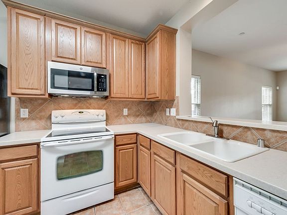 4th image of 7225 Rembrandt Dr