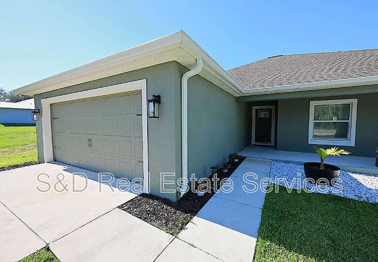 4435 Lake Hancock Rd — Photo 3