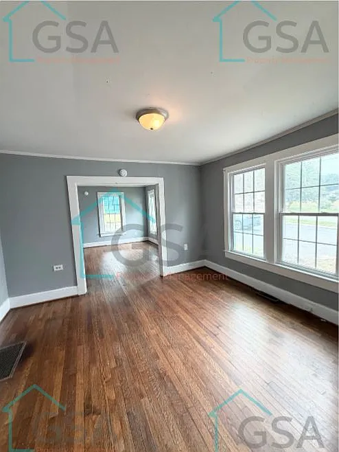 4 bed, 1.5 bath, $1,500 — Photo 4