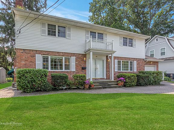 4th image of 40 Bayview Ave