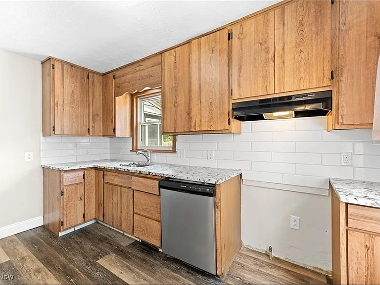 3004 Portman Ave — Photo 5