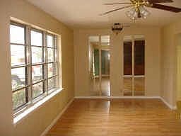 4th image of 5913 Walraven Cir