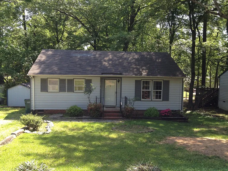 7505 Hawthorne Ave — Photo 1