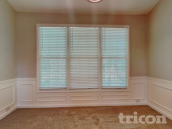 4th image of 1017 Chatsworth Ln