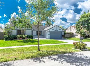 15720 N Wind Cir, Sunrise, FL 33326